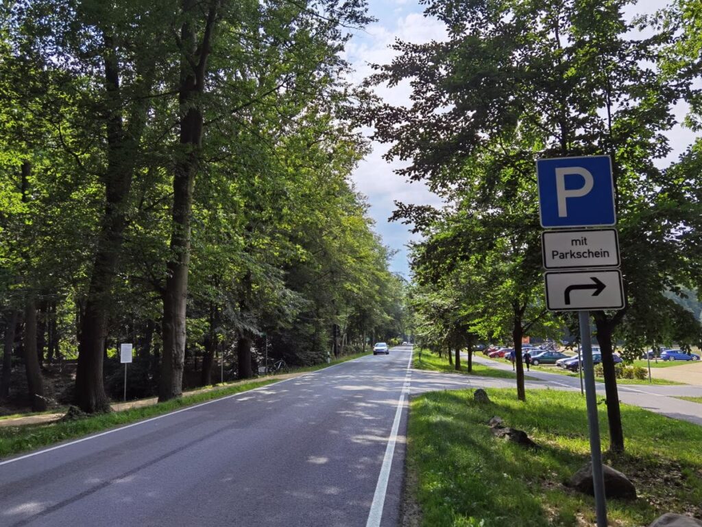 Rakotzbrücke Anfahrt - so kommst du zum Parkplatz direkt am Kromlauer Park