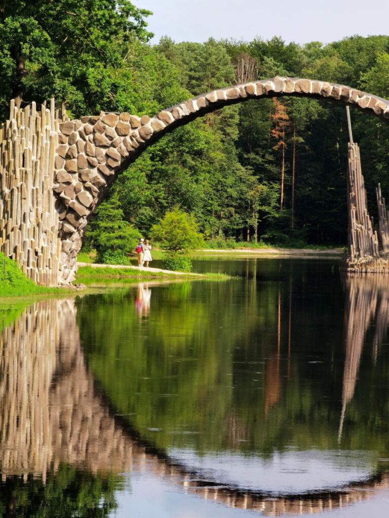 Magiczny Most Rakotza – znany jako Diabelski Most w Niemczech